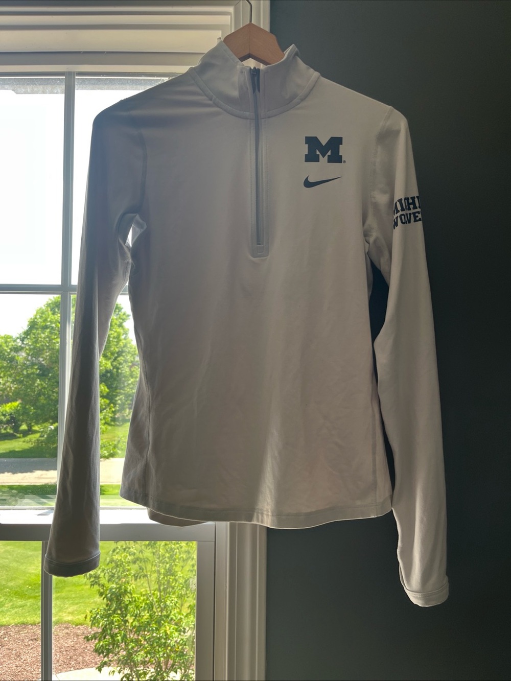 Nike Dri-FIT  Half Zip Pullover Women’s Small Light Gray Small